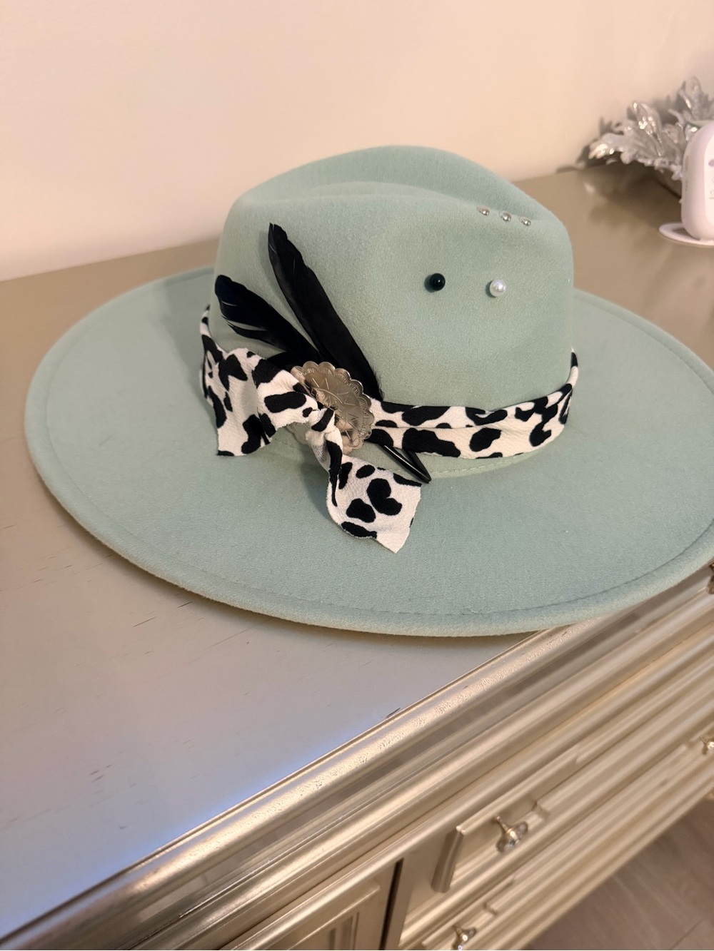 Women’s Mint Wide-Brim Hat with Animal Print Band